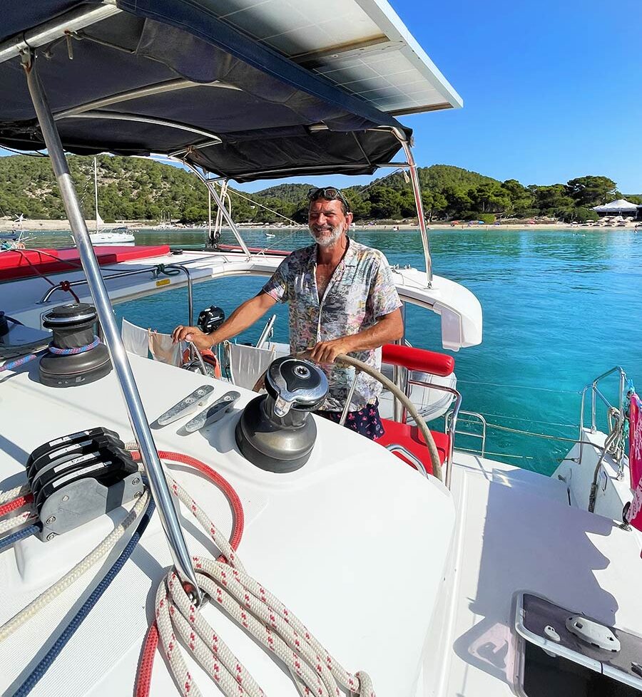 Alquiler de catamaranes con patrón en Ibiza y Formentera. Francois